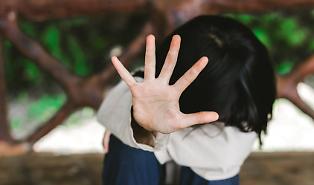 Bimbo picchiato selvaggiamente con un cucchiaio di legno: il padre (padrone) &egrave; negli uffici della squadra mobile