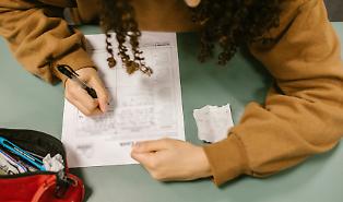 &laquo;Non voglio andarmene&raquo;: la lettera di Tiziana, 10 anni, alla Meloni per chiedere la scuola a Filicudi