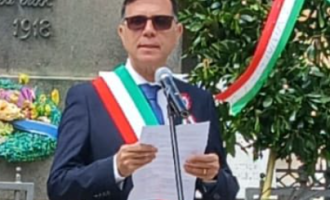 Il sindaco Longo azzera la giunta, inserir&agrave; anche il Pd rientrato nella maggioranza