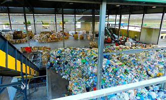 Cancelli chiusi a chi non rispetta i rigorosi criteri per la plastica