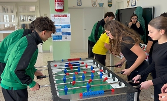 De Amicis‑Garibaldi, la scuola che cresce e previene: i ragazzi protagonisti contro le devianze