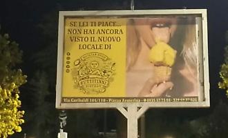 &laquo;Se lei ti piace...&raquo;: la pubblicit&agrave; sessista fa scoppiare la polemica (e il cartellone viene rimosso in poche ore)