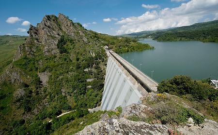 Acqua al centro della campagna elettorale di Enna: Crisafulli attacca, De Rose risponde