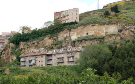 Un'altra frana, stavolta di lieve entit&agrave;, lungo le pendici: alla Regione da 4 anni fermi i progetti per 12 milioni di euro con cui contenere il frequente dissesto