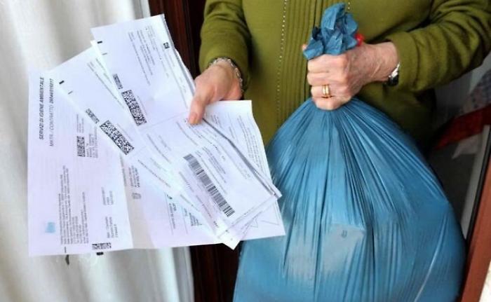 Catania, bomba dissesto: un debito di 1.830 euro anche per i neonati 