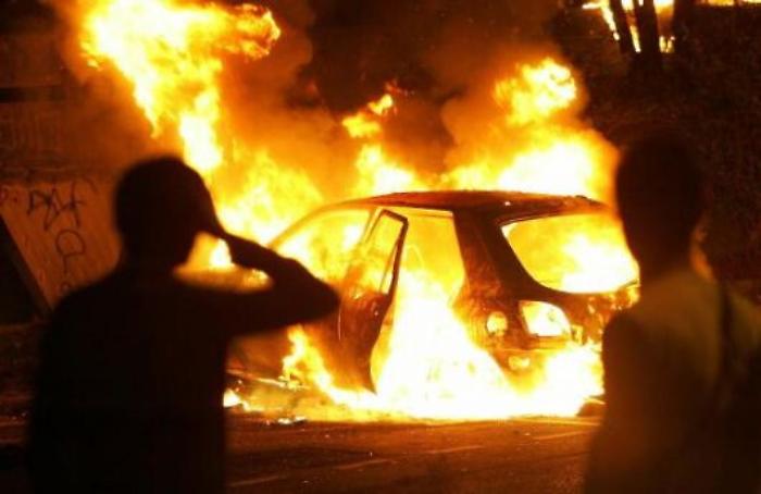 Catania, commissiona incendio delle auto della sua ex, arrestato