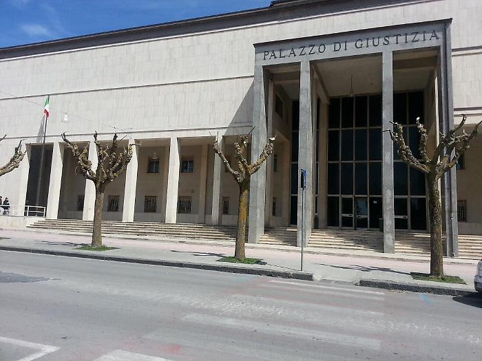 Avrebbe intascato soldi ammende: arrestato cancelliere tribunale di Enna