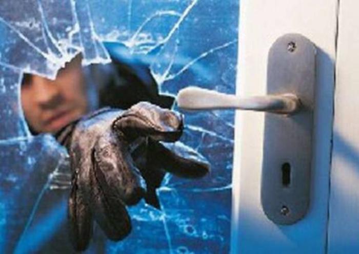 Scicli, i proprietari di un immobile sventano un tentativo di furto
