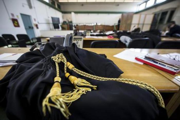 RESPONSABILIT&Agrave; TOGHE: CASSAZIONE "BLOCCA" RICUSAZIONI