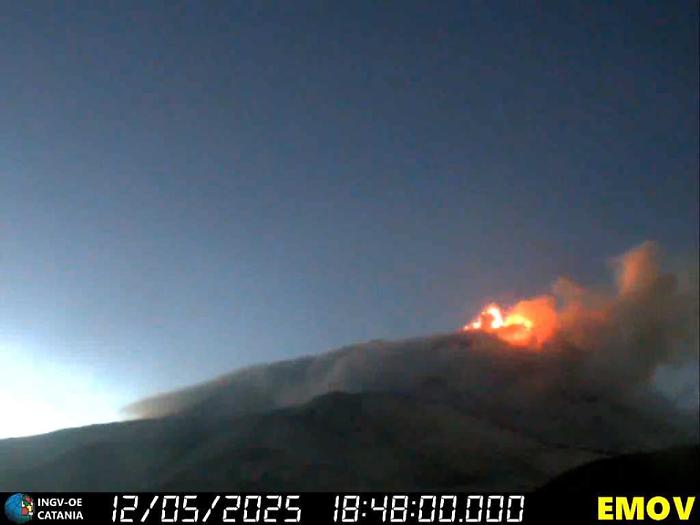 Quando il magma si ferma: quei meccanismi che svelano l'arresto dei "dicchi" laterali dell'Etna