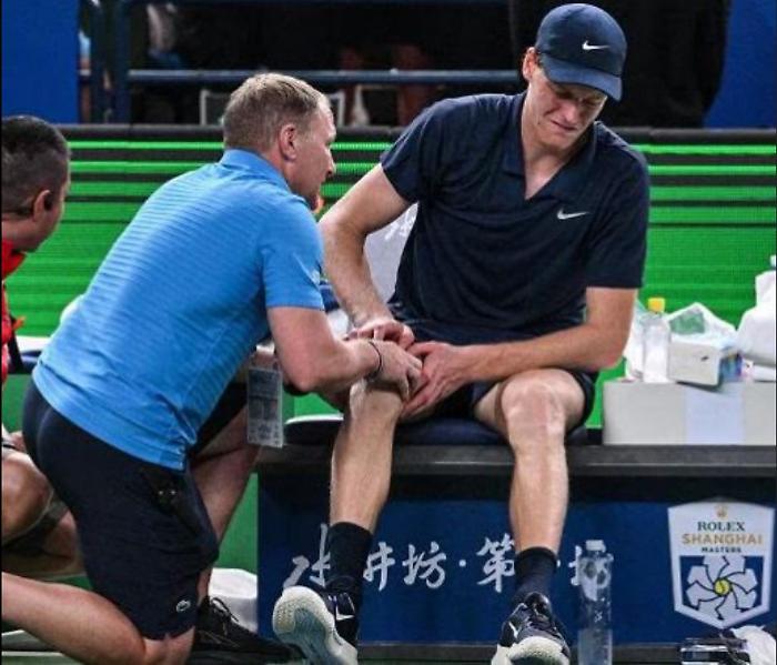 Dalle vesciche ai crampi di Shanghai i sette ritiri che hanno fermato Sinner