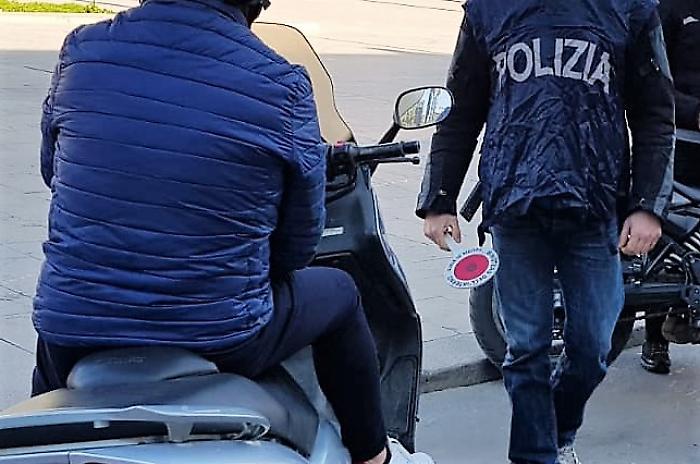 Sullo scooter con la cocaina nascosta nelle mutande: in manette un giovane pusher palermitano
