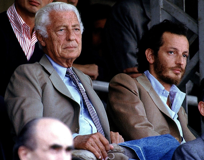 Eredità Agnelli: Gianni e l'atto di donazione della Dicembre a Edoardo col timbro del giorno prima del suicidio
