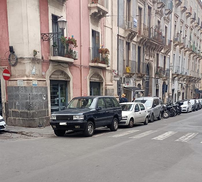 Catania: via Garibaldi angolo via Santissima Trinità