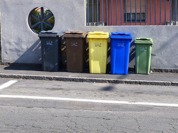 Contenitori rifiuti  differenziati