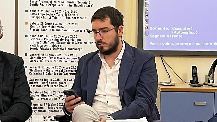 Terremoto politico a Sciacca, il sindaco manda a casa gli assessori del Pd (suo stesso partito) e il M5S