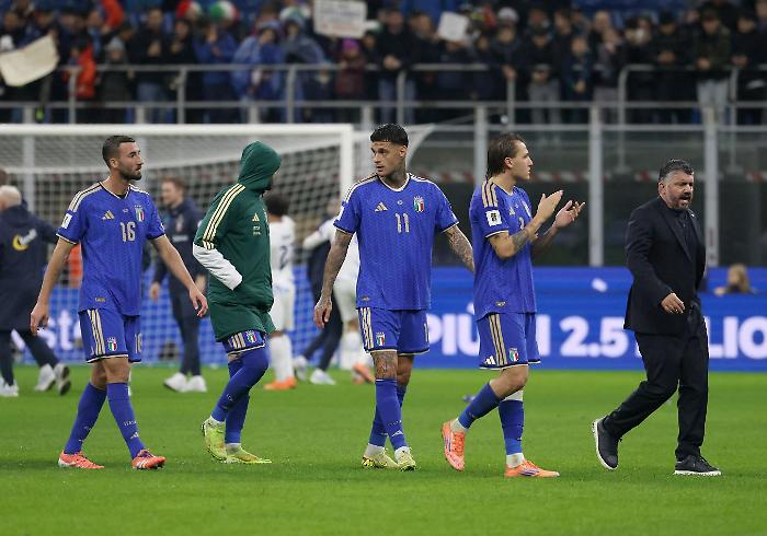 Italia, più della sconfitta è il modo di cadere che non è ammissibile:  prendiamoci gli spareggi, di più è impossibile