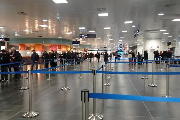 Il caro voli di Natale che fa infuriare utenti e associazioni:  +900% rispetto tariffe normali