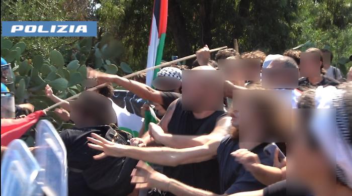 «Dovete morire, toglietevi o vi ammazziamo», quattro antagonisti Pro Pal di Catania nei guai per l'aggressione ai poliziotti