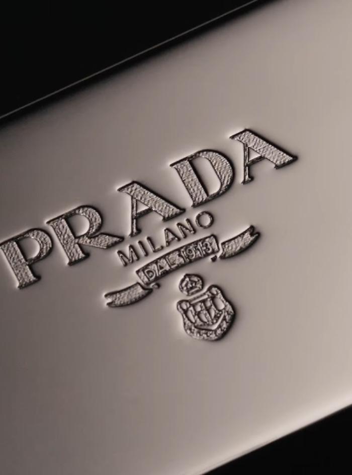Prada far&agrave; produrre in India duemila kolhapuri chappals