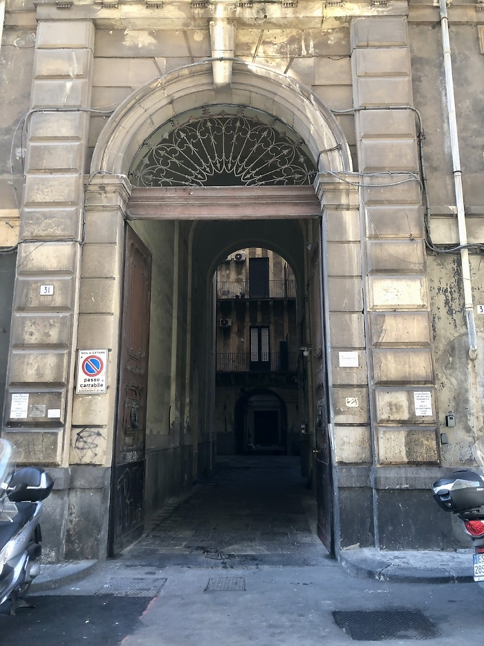 Lo strano affare del B&B del capo di gabinetto del Comune di Catania