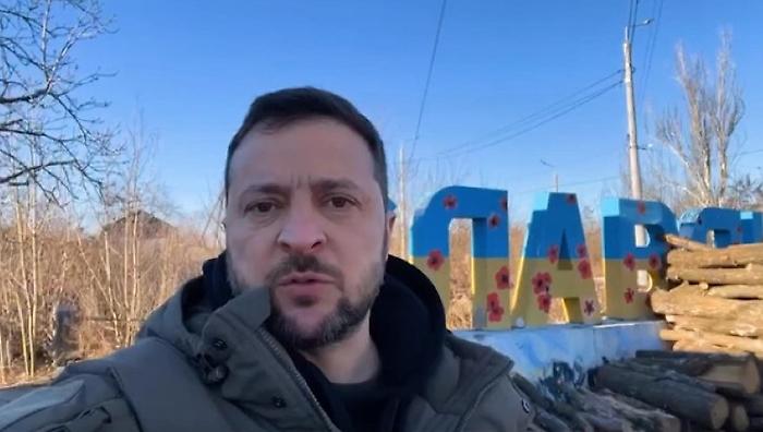 Zelensky pronto a rinunciare alla richiesta di adesione alla Nato: ecco cosa chiede in cambio