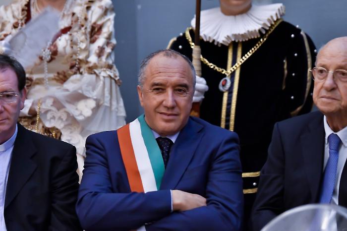 Appiccato un incendio a pneumatici nella ditta del presidente del Libero consorzio comunale di Agrigento