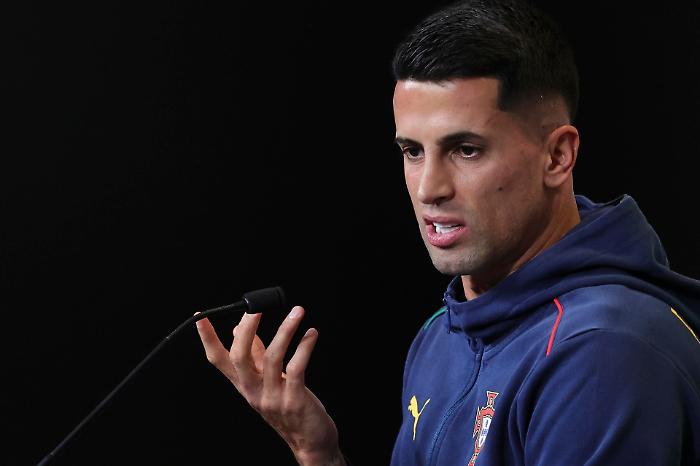 Cancelo, la scelta controcorrente: perch&eacute; ha detto s&igrave; al Barcellona (e no all&rsquo;Inter), accettando un taglio d&rsquo;ingaggio