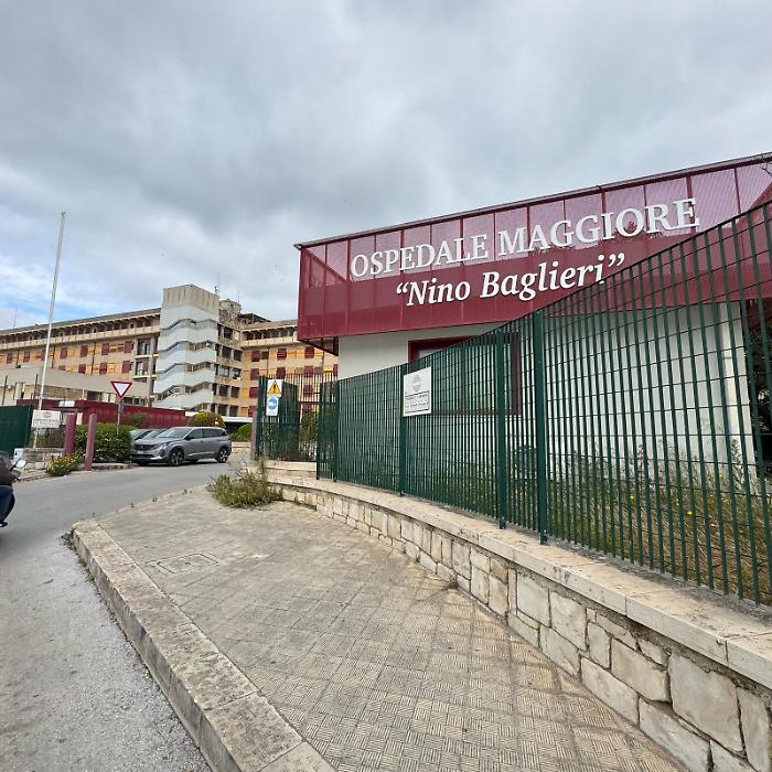 Modica e il pronto soccorso, sette ambulanze ferme al palo