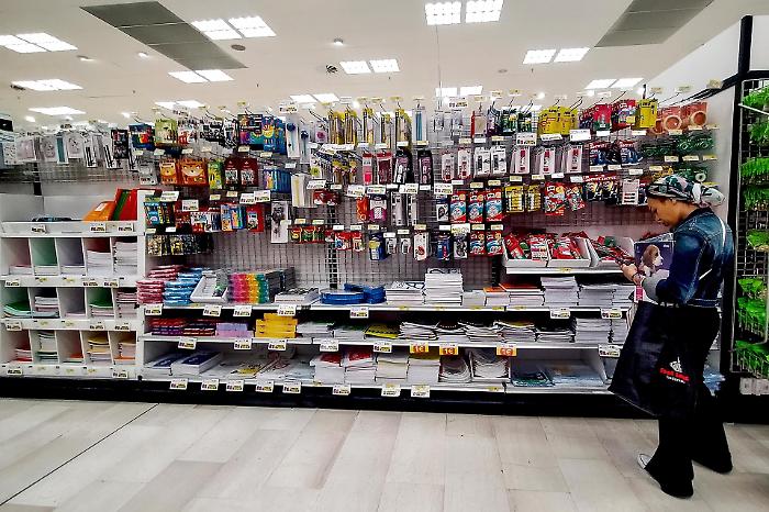 Inflazione al giro di boa: dicembre chiude al +1,2% e il 2025 segna una media dell&rsquo;1,5%. Energia regolamentata ago della bilancia