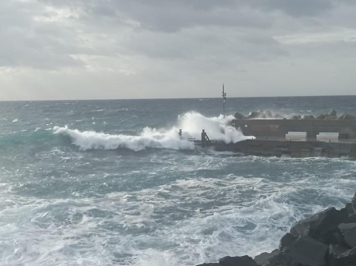 Maltempo isola le Eolie: collegamenti fermi, scorte in esaurimento 