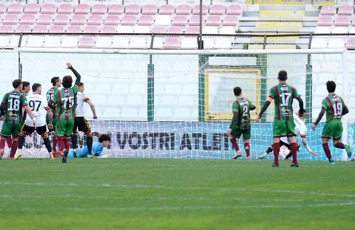 Messina-Sancataldese: gol di Clemente, giallorossi in vantaggio