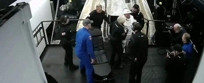 Rientro anticipato per Crew-11: quattro astronauti in ospedale, missione comunque completata