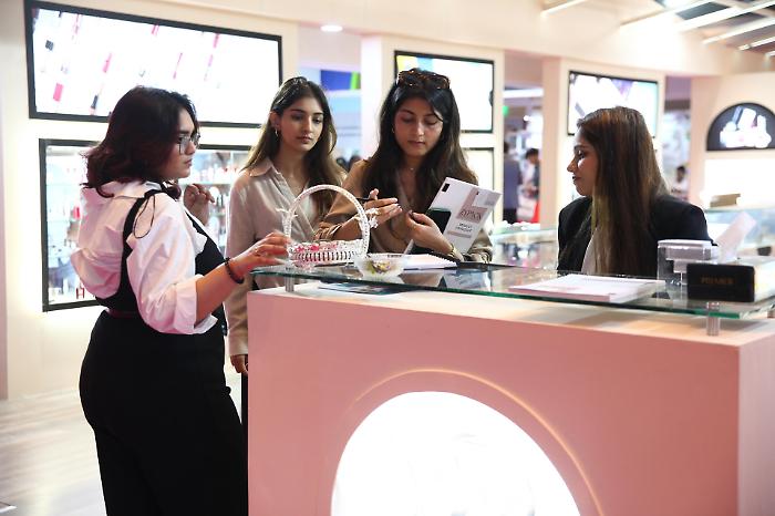 &ldquo;Pi&ugrave; piccolo, stesso prezzo&rdquo;: la shrinkflation entra nel beauty case. Ecco come riconoscerla e difendersi