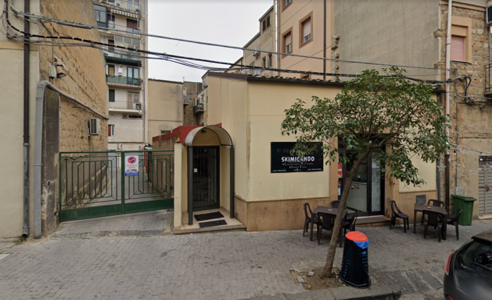 Rubano l'incasso di una panineria e il giovane titolare lancia un appello ai colleghi affinch&eacute; forniscano filmati delle telecamere