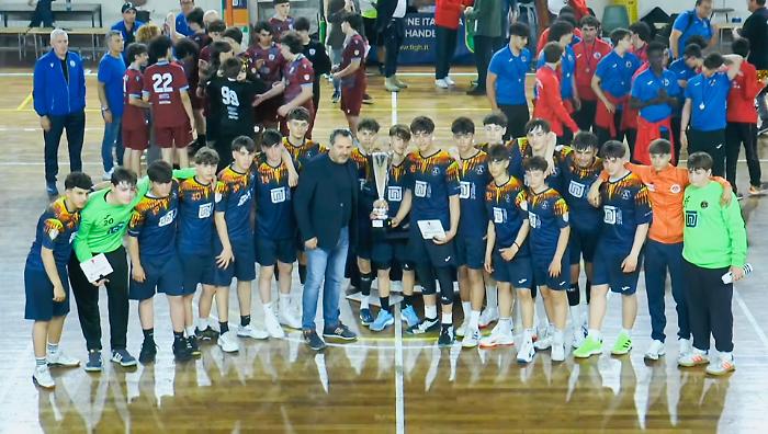 L'Albatro Siracusa trionfa alla Final 4 under 16: oltre 200 peluche donati all'ospedale