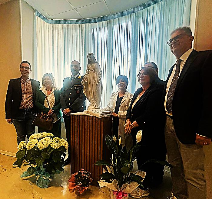 Una carezza di speranza tra le corsie: la Madonna di Fatima entra nel cuore dell'ospedale Barone Lombardo