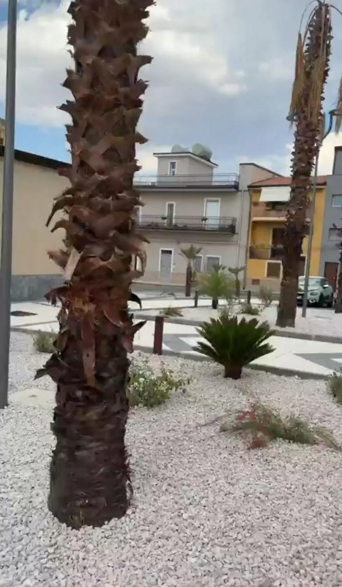 Via Don Giuseppe Campione cambia volto: demolito un isolato per far nascere una nuova piazza