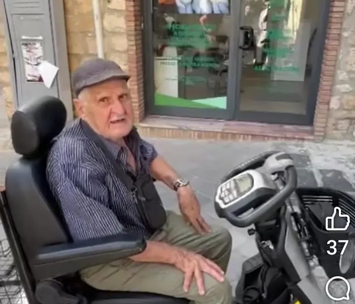 Valguarnera, gara di solidariet&agrave; per "zio Calogero": raccolti 1.300 euro in tre giorni per uno scooter elettrico