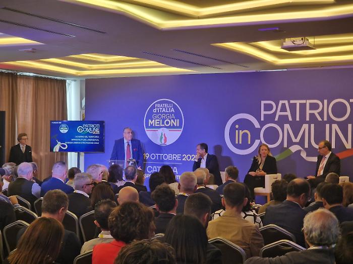 «Varare il Pug sia una missione per Catania»: l'appello dal palco FdI