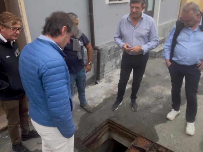 Allacci fognari abusivi nel torrente Continella, lavori di bonifica a rischio