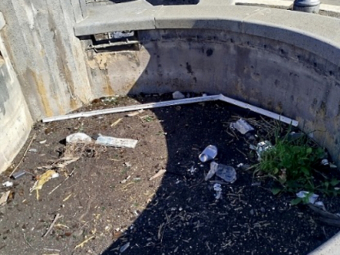 &laquo;A S. Giovanni La Punta piazza Giovanni XXIII tra degrado e pericoli&raquo;