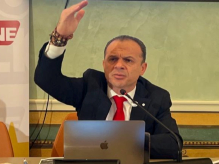 De Luca d&agrave; ancora i numeri (a Schifani) e nel centrodestra i conti non tornano