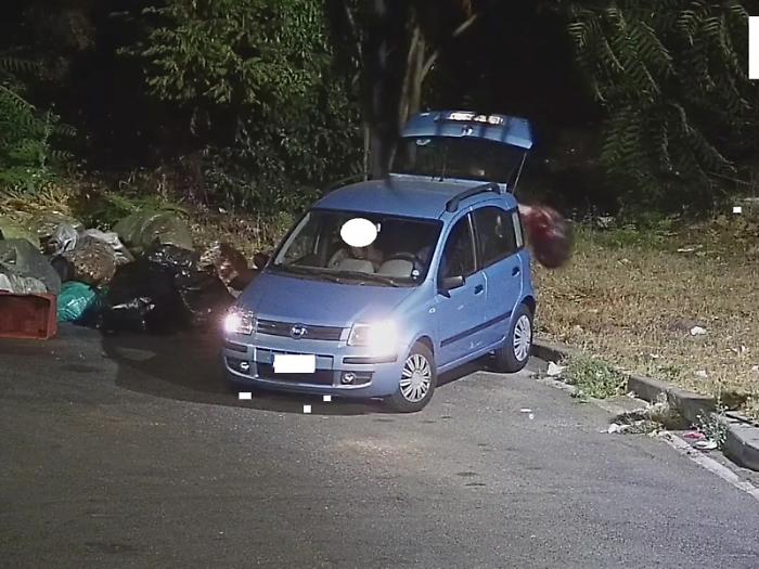 S. Giovanni La Punta: &ldquo;ncivili&rdquo; immortalati dalle fototrappole, scattano denunce e multe