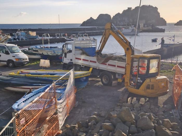 Scaduto l'ultimatum per il collettore: il sindaco chiama la Prefettura