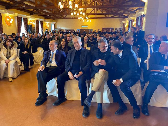 La corrente &ldquo;cardinalizia&rdquo; fa blocco in difesa di Schifani: &laquo;Nel 2027 ricandidato&raquo;