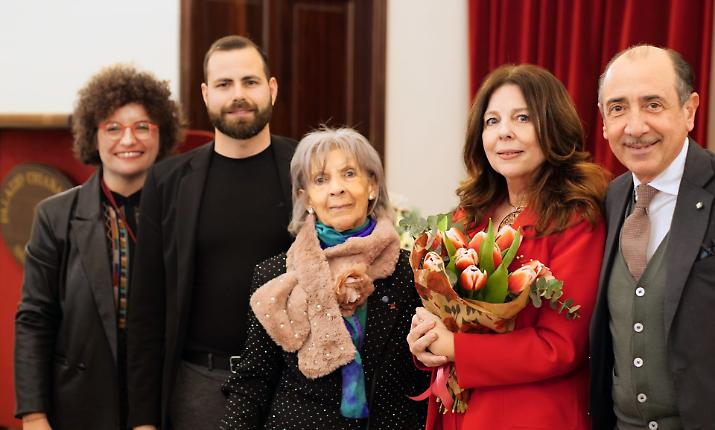 "Disegnare per raccontare": la mostra di Marcella Tuttobene celebra 50 anni di arte pura
